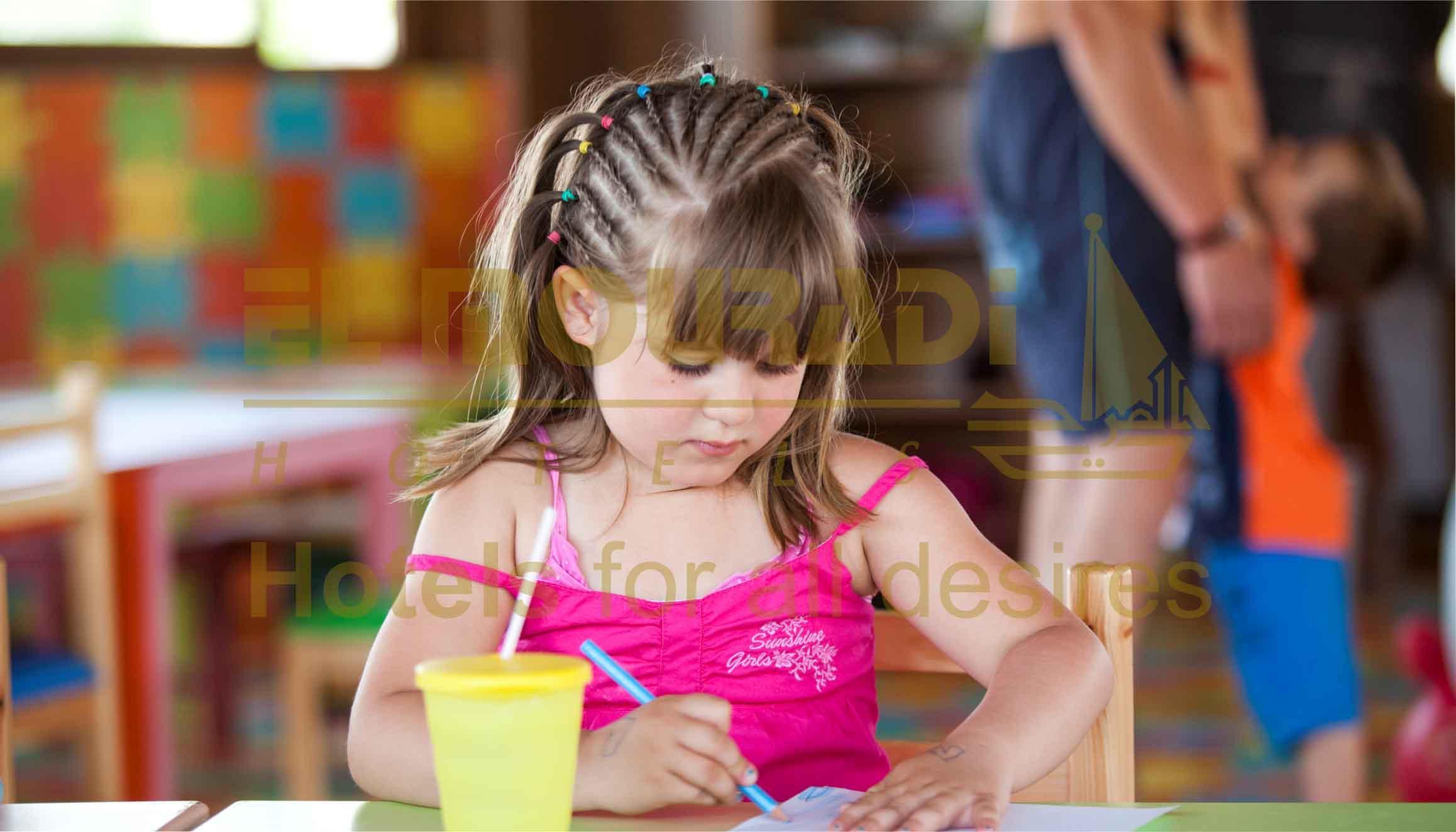 엘 모우라디 감머스 호텔 감마르트 외부 사진 Child in a nursery