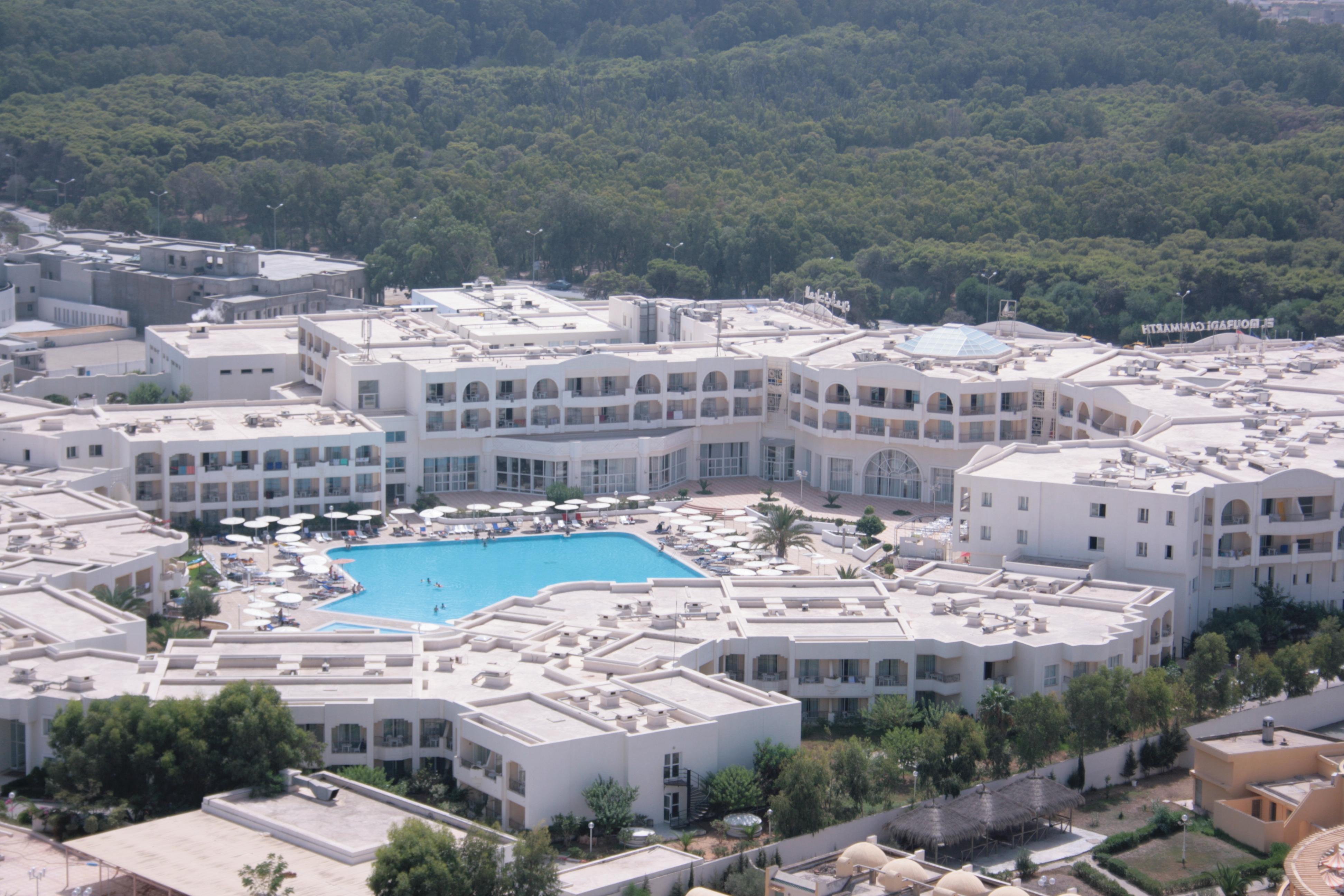 엘 모우라디 감머스 호텔 감마르트 외부 사진 A resort in Cala Galdana