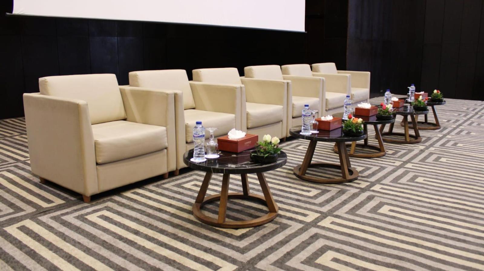 엘 모우라디 감머스 호텔 감마르트 외부 사진 The interior of the meeting room