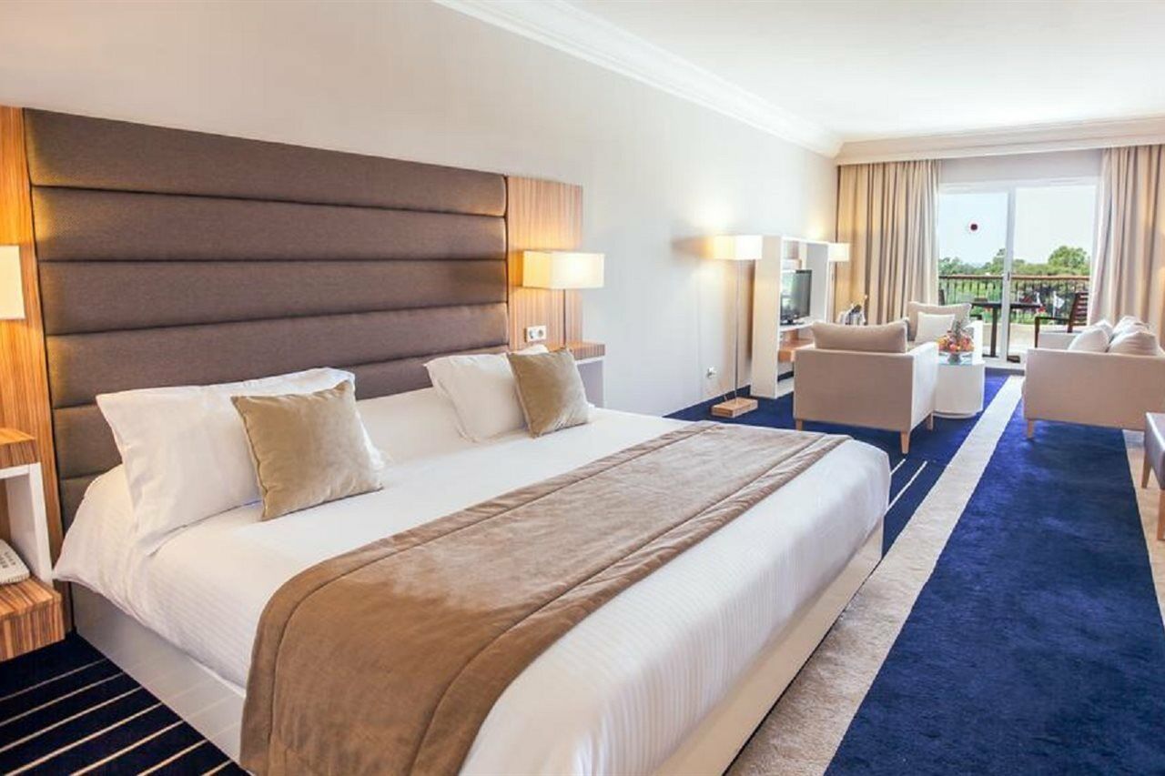엘 모우라디 감머스 호텔 감마르트 외부 사진 A room at the hotel
